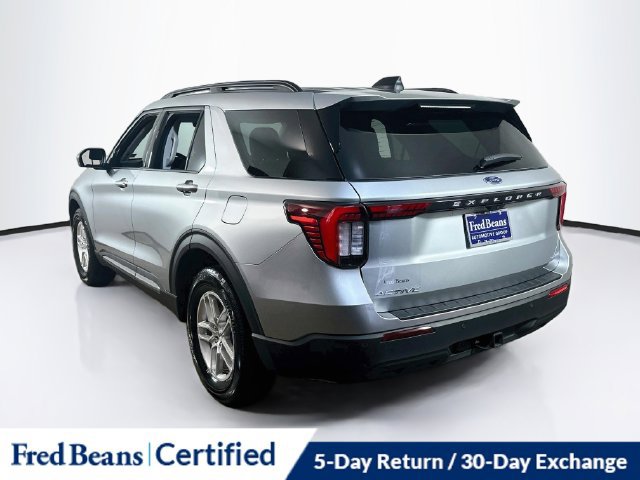 Used 2025 Ford Explorer Active AWD/4WD image 9