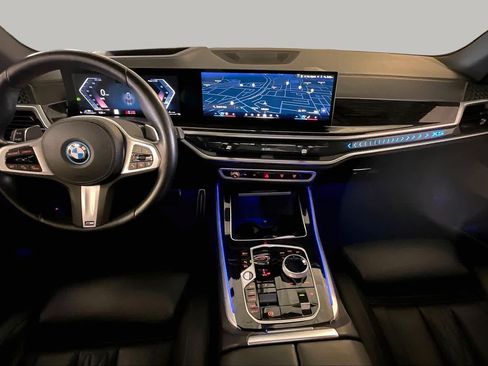 Used 2025 BMW X5 xDrive50e w/ Executive Package AWD/4WD image 14