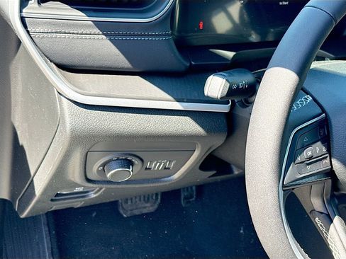 New 2026 Jeep Grand Cherokee Laredo RWD image 10