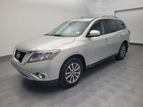 Used 2015 Nissan Pathfinder SL w/ SL Premium Package AWD/4WD image 2