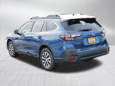 Used 2022 Subaru Outback Premium image 5