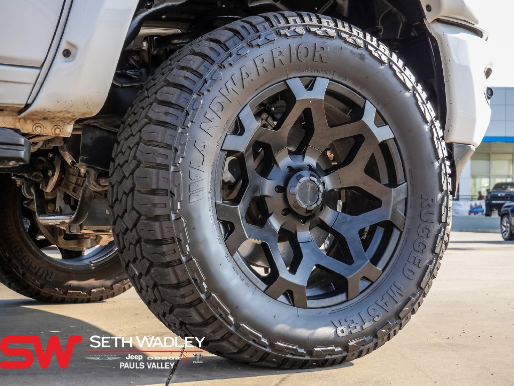 Used 2022 RAM 1500 Big Horn w/ Night Edition AWD/4WD image 9