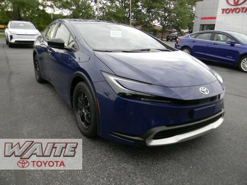 New 2026 Toyota Prius Plug-In Hybrid FWD image 1