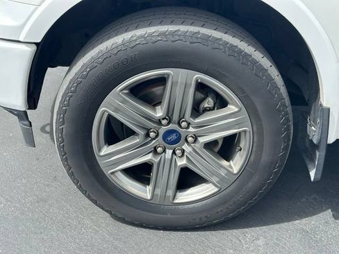 Used 2019 Ford F150 Lariat w/ Equipment Group 502A Luxury AWD/4WD image 14