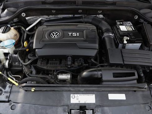 Used 2017 Volkswagen Jetta GLI FWD image 50