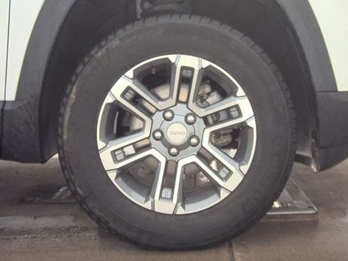 Used 2025 GMC Terrain Elevation AWD/4WD image 19