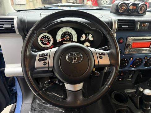 Used 2012 Toyota FJ Cruiser 4WD w/ Upgrade Pkg image 19