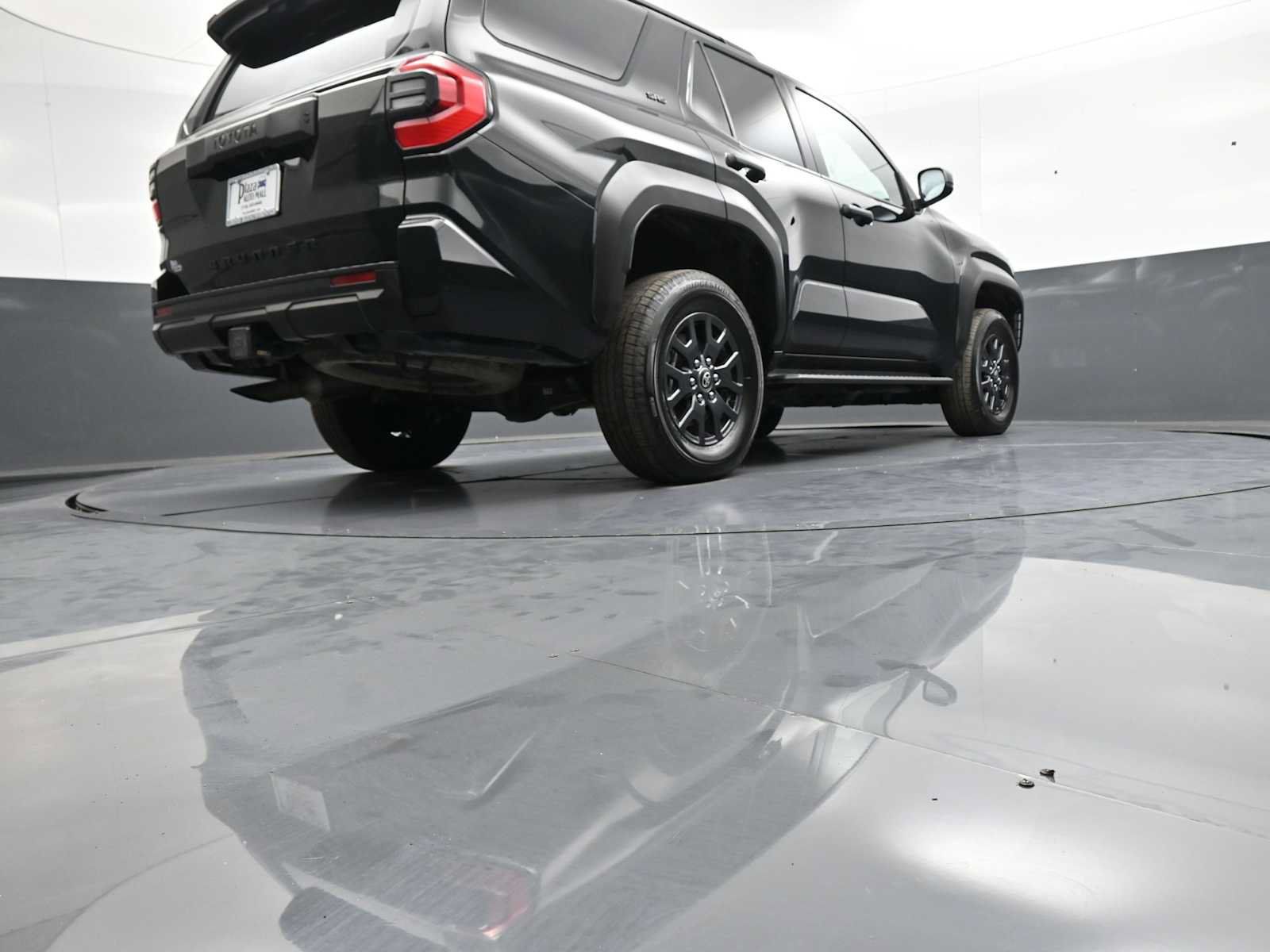 Used 2025 Toyota 4Runner SR5 AWD/4WD image 29