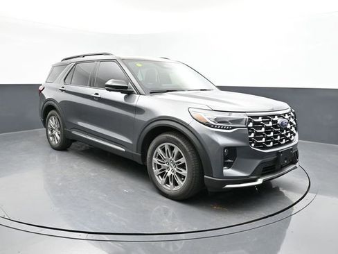 Certified 2025 Ford Explorer Platinum image 1