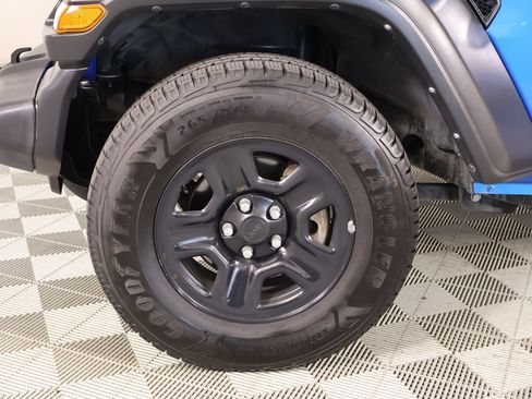 Used 2023 Jeep Wrangler Sport AWD/4WD image 15