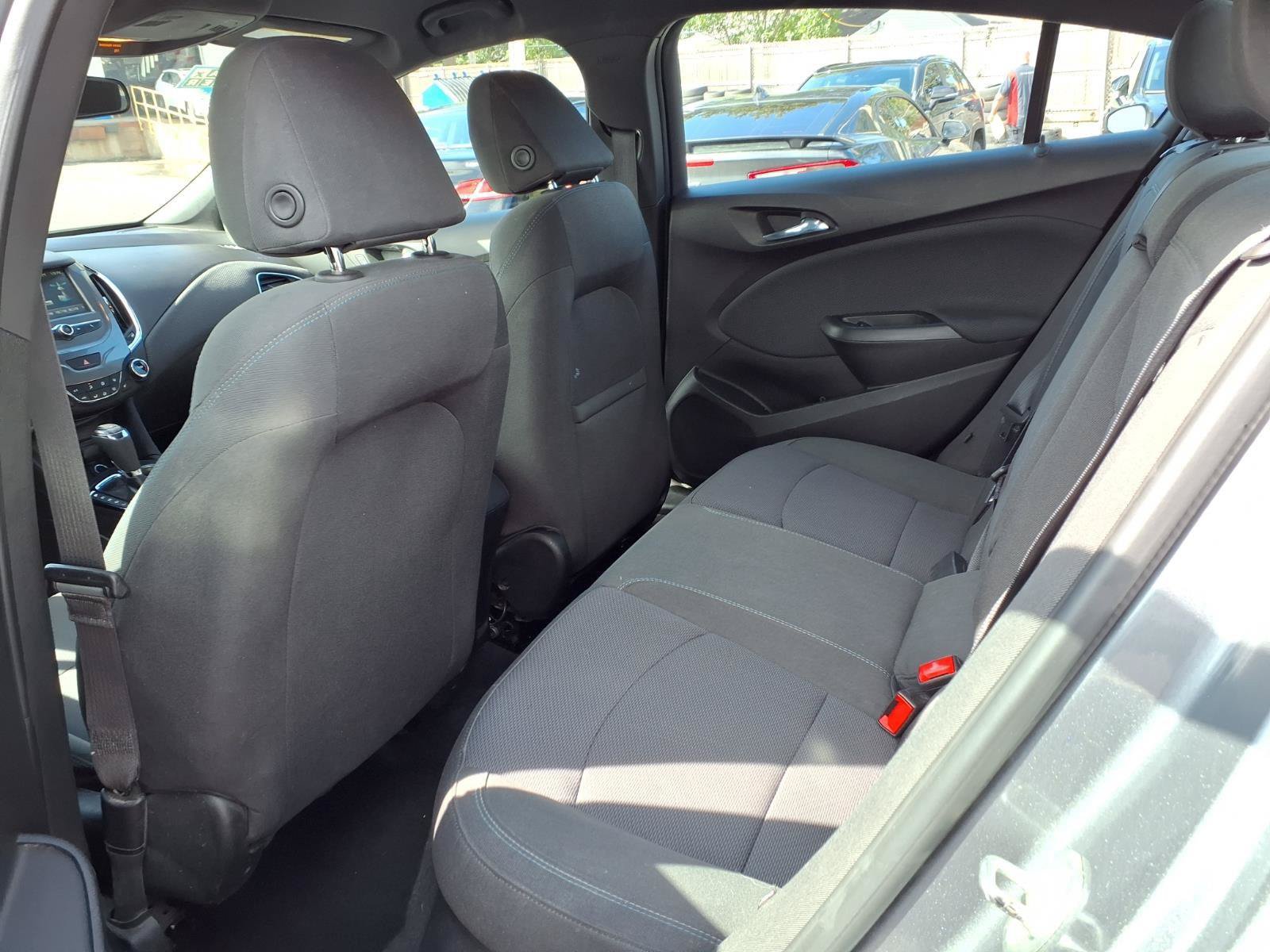 Used 2018 Chevrolet Cruze LT w/ Convenience Package FWD image 18