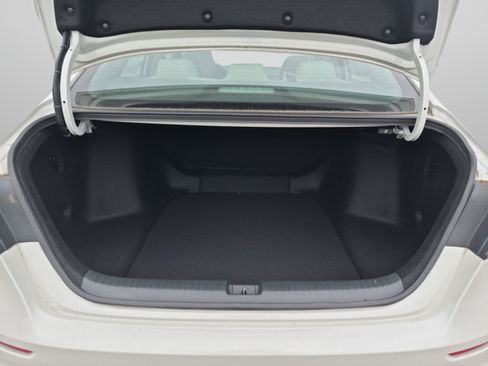 Certified 2025 Honda Accord LX image 28