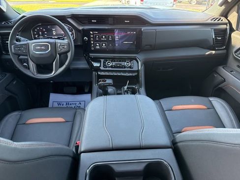 Used 2025 GMC Sierra 1500 AT4 w/ AT4 Premium Package AWD/4WD image 19
