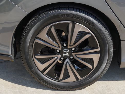Used 2018 Honda Civic EX image 11