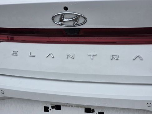 Used 2023 Hyundai Elantra Limited w/ Cargo Package image 13