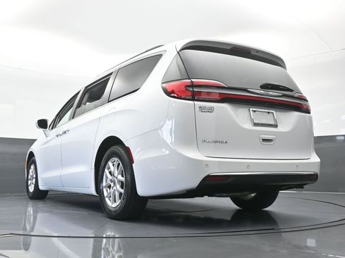 Used 2022 Chrysler Pacifica Touring-L FWD image 57