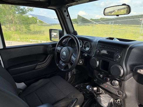 Used 2012 Jeep Wrangler Sport AWD/4WD image 16
