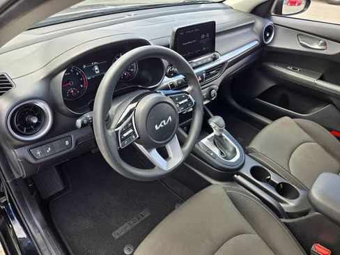 Used 2023 Kia Forte LXS w/ LXS Technology Package FWD image 8