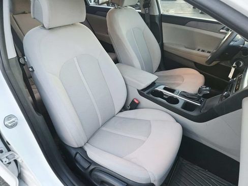 Used 2017 Hyundai Sonata SE FWD image 11