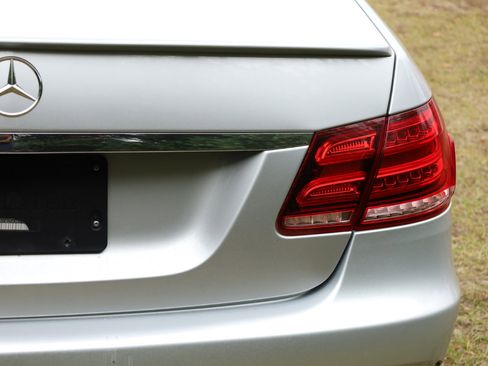 Used 2016 Mercedes-Benz E 350 Sedan image 23