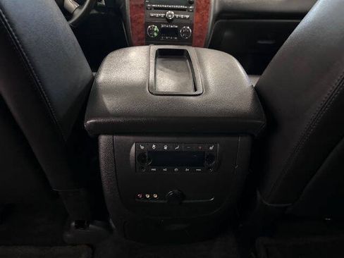 Used 2013 Chevrolet Suburban LT w/ Luxury Package AWD/4WD image 19