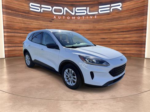 Used 2022 Ford Escape SE image 9