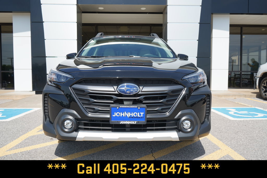 Used 2025 Subaru Outback Limited AWD/4WD image 3