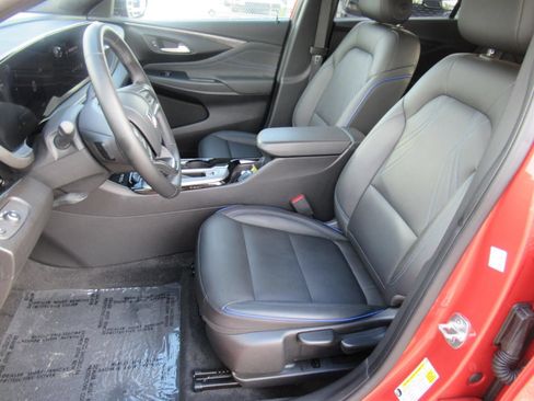 Used 2024 Buick Envista Sport Touring w/ Convenience II Package FWD image 17