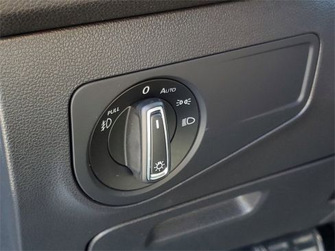 Used 2021 Volkswagen Tiguan SEL Premium R-Line image 13
