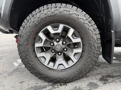 Used 2021 Toyota Tacoma TRD Off-Road w/ Technology Package image 22