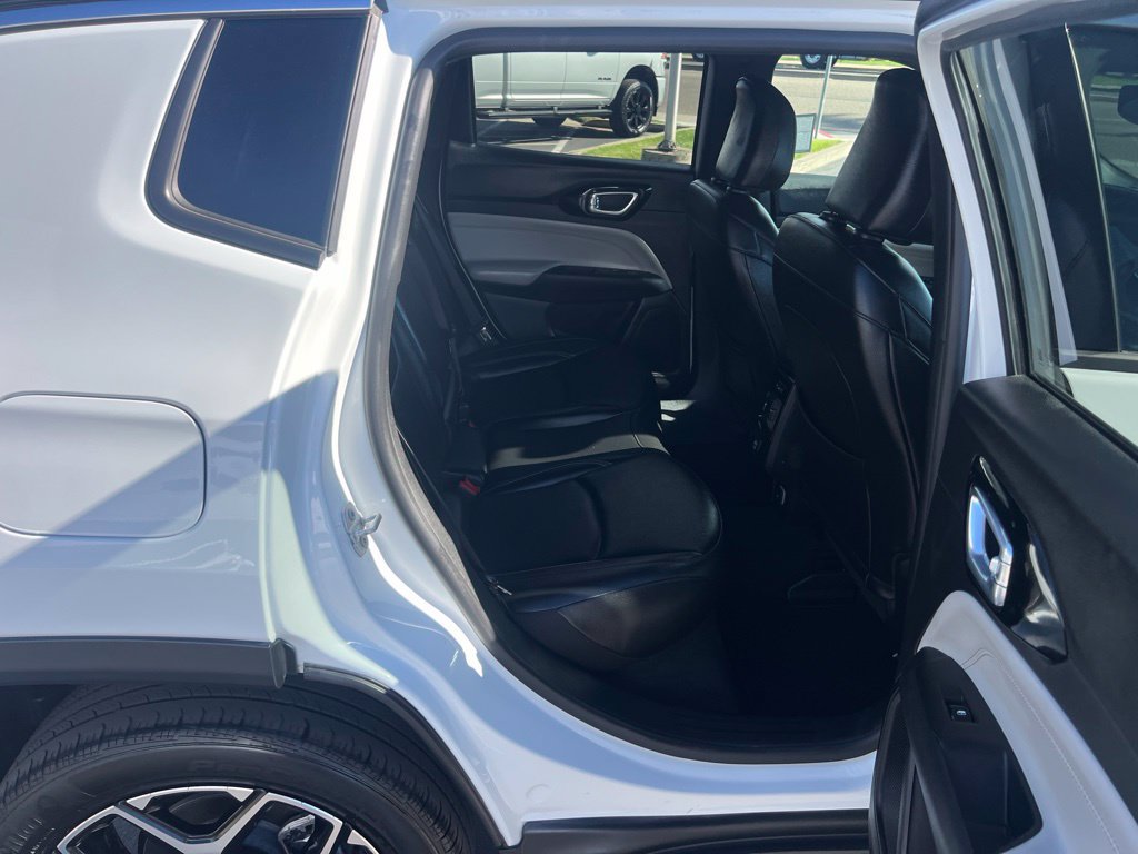 Used 2025 Jeep Compass Limited AWD/4WD image 31