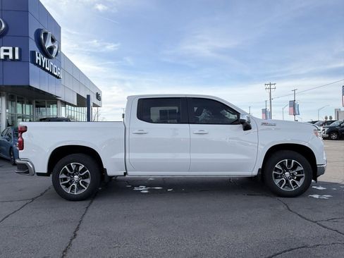 Used 2025 Chevrolet Silverado 1500 LT image 8