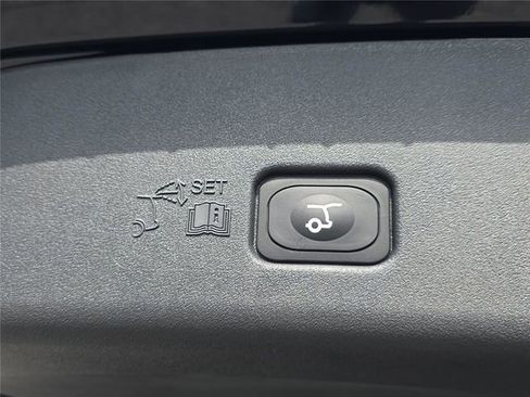 New 2026 Lincoln Nautilus Premier image 24