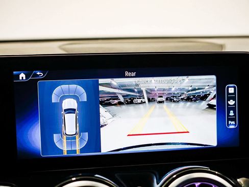 Certified 2025 Mercedes-Benz GLB 250 image 23