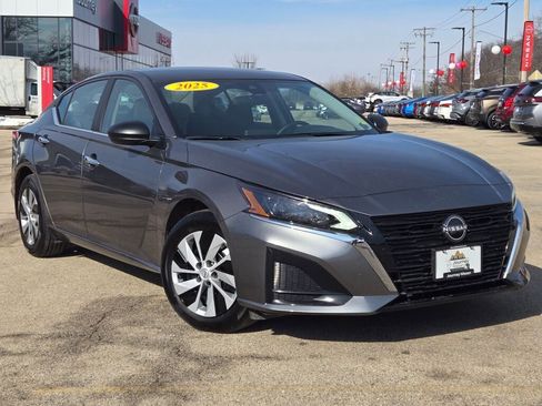 Used 2025 Nissan Altima 2.5 S FWD image 4