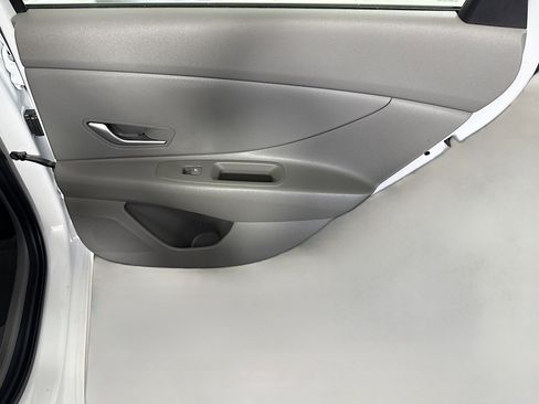 Used 2024 Hyundai Elantra SEL image 28