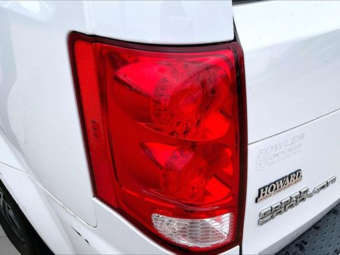 Used 2016 Dodge Grand Caravan SXT FWD image 30