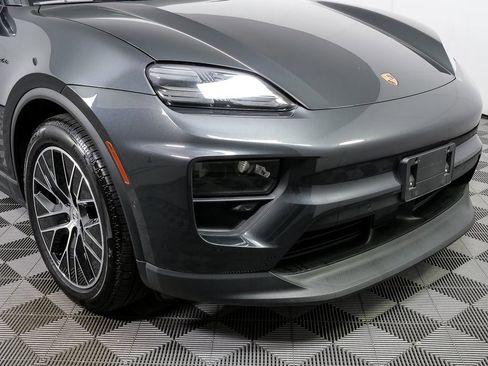 Used 2025 Porsche Macan Electric image 39