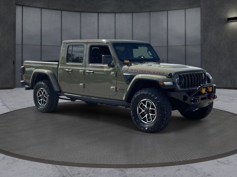 Used 2025 Jeep Gladiator Rubicon AWD/4WD image 8