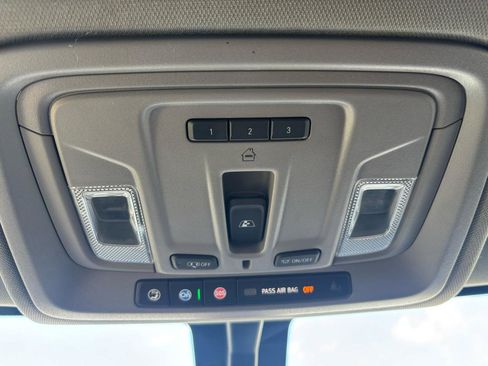 Used 2022 Chevrolet Silverado 2500 LT w/ Convenience Package image 29