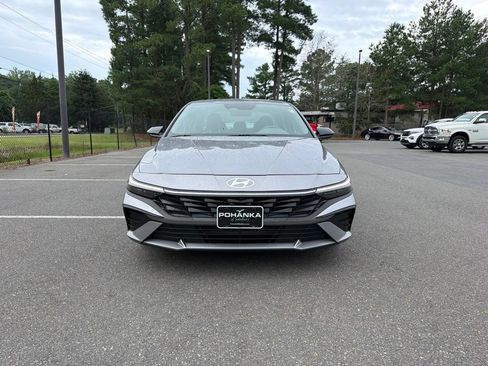 Used 2025 Hyundai Elantra Sport FWD image 3