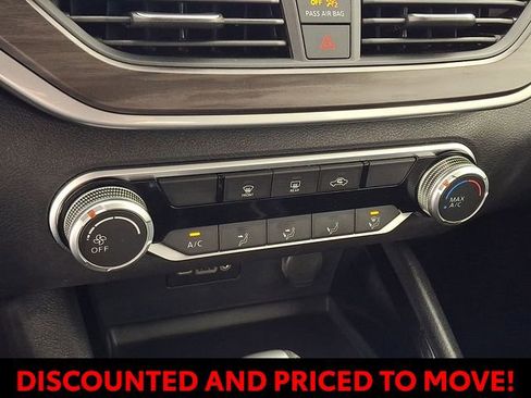 Used 2024 Nissan Altima 2.5 SV image 18