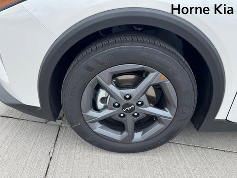 New 2026 Kia K4 LXS FWD image 8