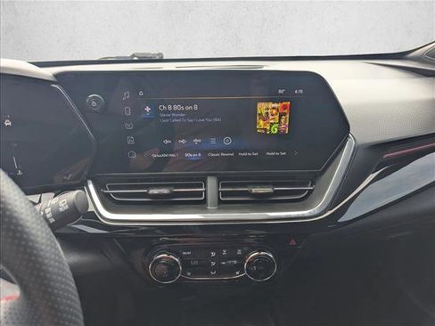 Used 2024 Chevrolet Trax RS w/ Sunroof Package FWD image 14