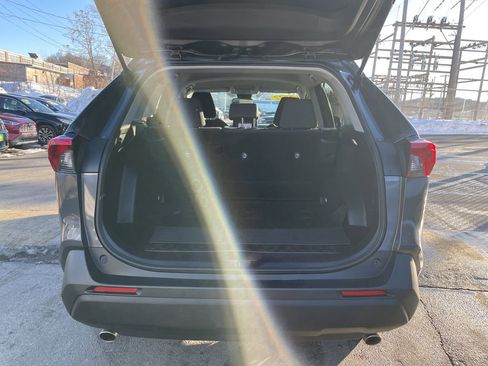 Used 2022 Toyota RAV4 LE image 13