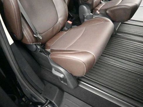 Used 2024 Toyota Sienna Platinum AWD/4WD image 26