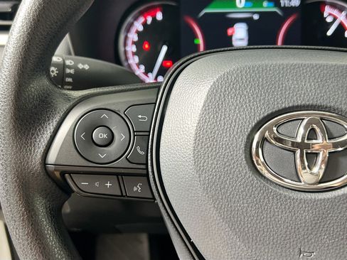 Used 2025 Toyota RAV4 LE FWD image 18
