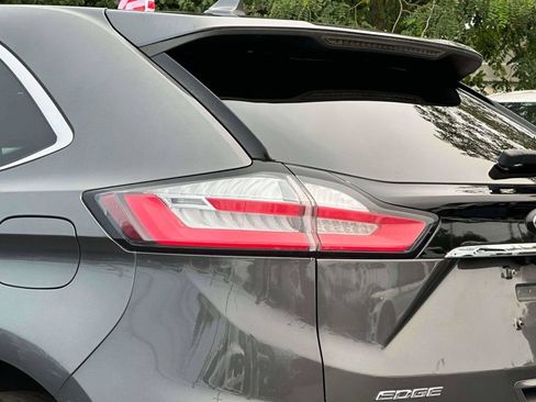 Used 2019 Ford Edge SEL w/ Equipment Group 201A AWD/4WD image 9