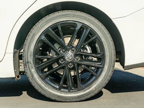 Certified 2025 Toyota Camry SE FWD image 6