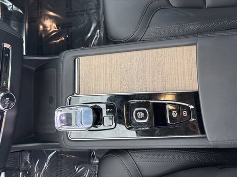Used 2025 Volvo XC90 B6 Plus AWD/4WD image 21